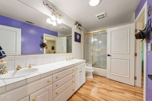 4850 N Moorpark Road, Thousand Oaks CA: https://media.crmls.org/mediaz/08f68671-5e3c-42d9-9d6d-593c8a1ebe39.jpg