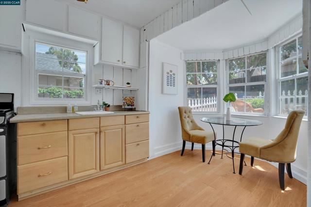 881 Merle Ave, Martinez CA: https://media.crmls.org/mediaz/08f71264-c779-4363-9fd2-991517facf38.jpg