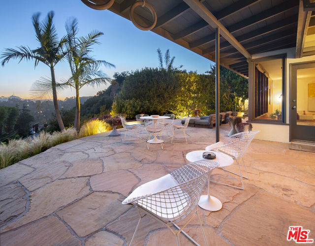 7400 Pyramid Place, Los Angeles CA: https://media.crmls.org/mediaz/08f73d9e-be1c-4220-8574-13222ab92e2e.jpg