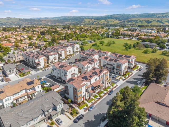 605 Los Castanos Drive, Morgan Hill CA: https://media.crmls.org/mediaz/08f7e7da-e79f-4f84-ace9-02f3c4850772.jpg