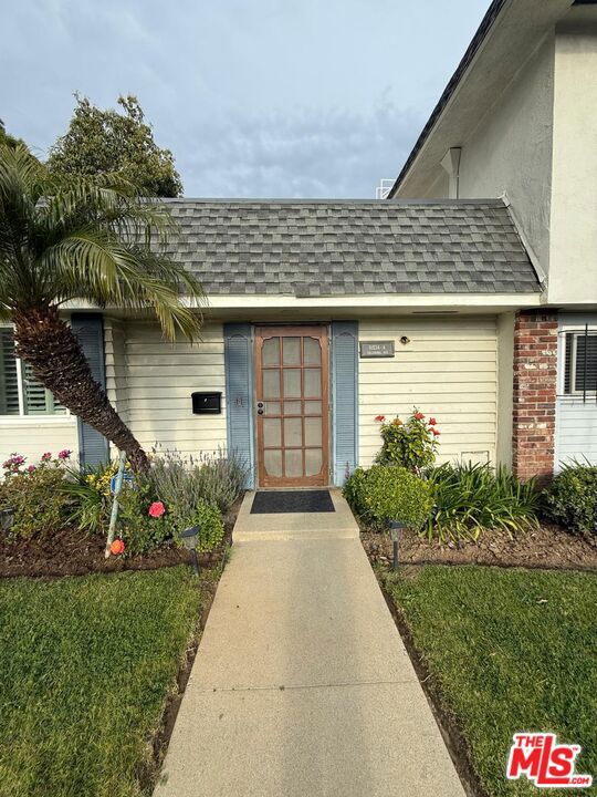 10234 Oklahoma Avenue, Chatsworth CA: https://media.crmls.org/mediaz/08f7fe0f-a787-4e7b-b5dc-7209b89a82b8.jpg