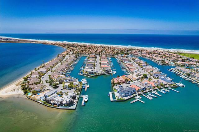 8 Buccaneer Way, Coronado CA: https://media.crmls.org/mediaz/08f87720-28a1-4158-86be-fbd0e7fe482c.jpg
