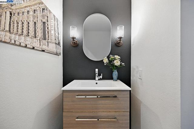 456 Mariners Island Blvd, San Mateo CA: https://media.crmls.org/mediaz/08f94ef2-340a-4018-8352-9427a6e42b26.jpg