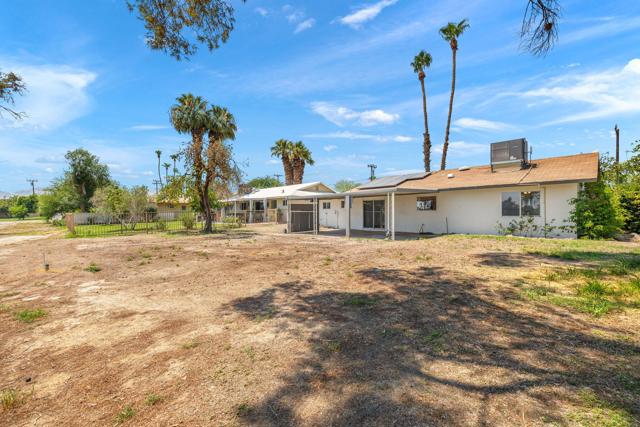 42660 Wisconsin Avenue, Palm Desert CA: https://media.crmls.org/mediaz/08f9d821-1d2f-4bd1-b264-ae97c2f7d8fc.jpg