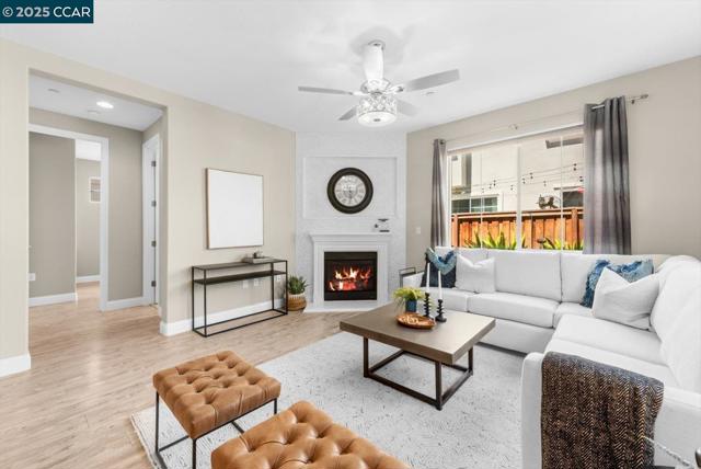 240 Alta St, Brentwood CA: https://media.crmls.org/mediaz/08fa65bb-1765-4ea4-a987-493031e17361.jpg