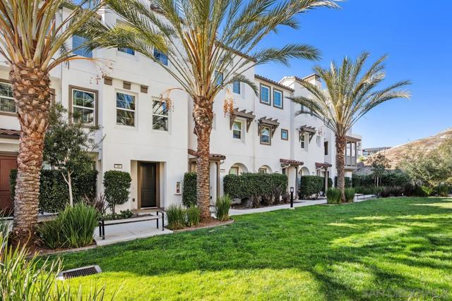 12932 Peppergrass Creek Gate, San Diego CA: https://media.crmls.org/mediaz/08fa967f-becf-4124-a73a-af16ce00dd99.jpg
