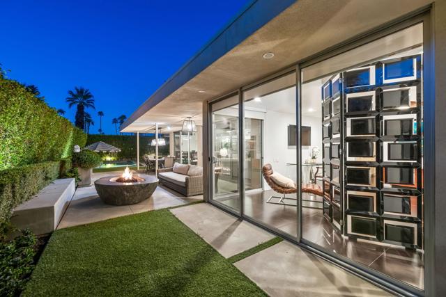 2015 S Toledo Avenue, Palm Springs CA: https://media.crmls.org/mediaz/08fb3c8f-6bcf-4c61-b944-5220f1df5755.jpg