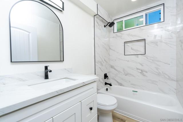 11187 Kelowna Rd, San Diego CA: https://media.crmls.org/mediaz/08fb3da4-5a0c-424a-9110-b1c58856703c.jpg