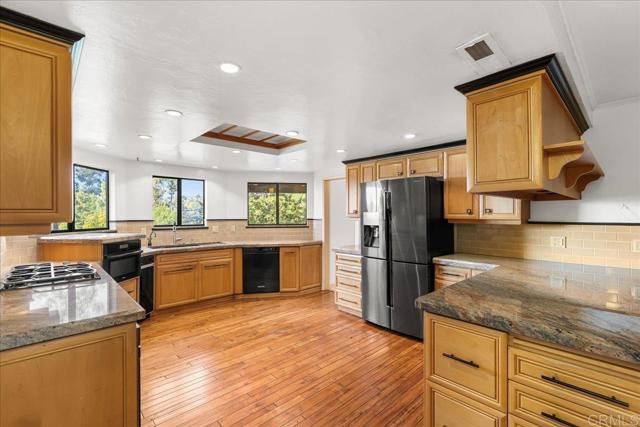 Detail Gallery Image 17 of 75 For 2871 Brant St, San Diego,  CA 92103 - 3 Beds | 3/1 Baths