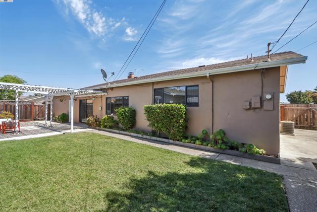 5349 Valpey Park Ave, Fremont CA: https://media.crmls.org/mediaz/08fc0b13-5b56-49a5-89b4-8a33c3309da1.jpg