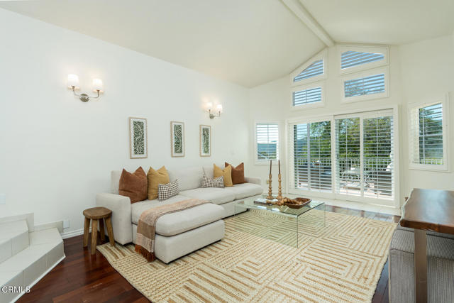 Detail Gallery Image 11 of 74 For 3550 Santa Carlotta St, Glendale,  CA 91214 - 5 Beds | 4 Baths