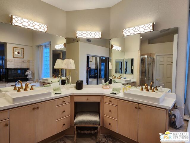 36660 Palm Court, Rancho Mirage CA: https://media.crmls.org/mediaz/08fd41ef-eacc-4aab-a6b1-affed0ca09a1.jpg