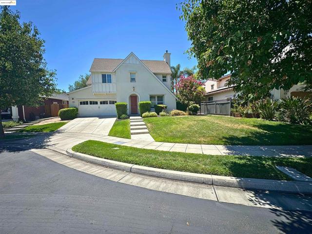 1327 Remington Ct, Tracy CA: https://media.crmls.org/mediaz/08fd4fca-5da4-49f7-af0b-07aceae87983.jpg