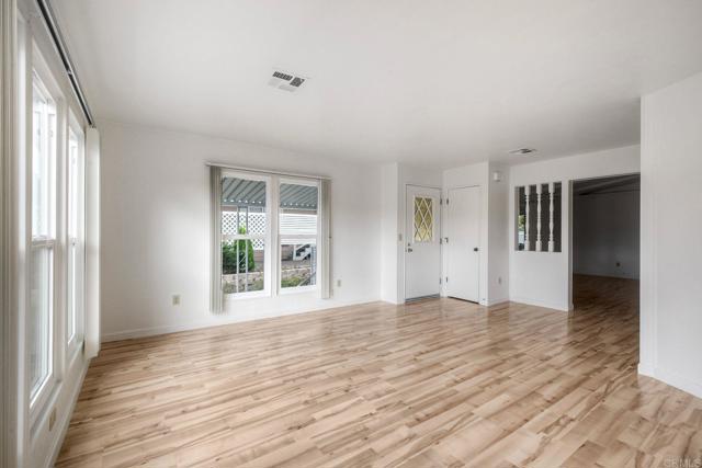 Detail Gallery Image 8 of 46 For 1175 La Moree Dr #7,  San Marcos,  CA 92078 - 2 Beds | 2 Baths