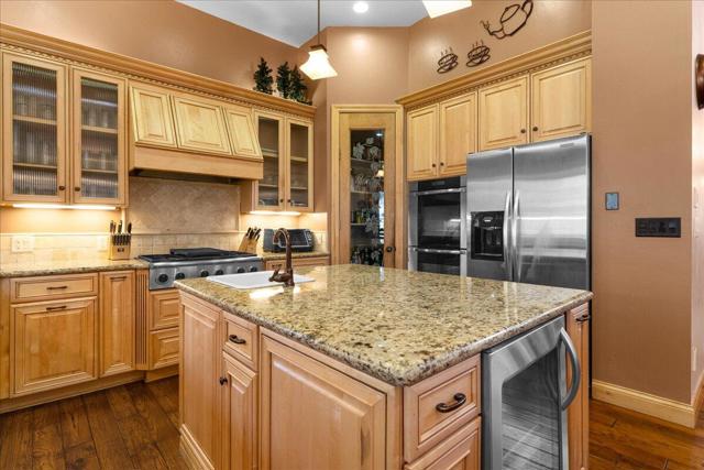 1215 Wolf Creek Court, Big Bear CA: https://media.crmls.org/mediaz/08fda4ae-d764-4655-a4b2-500a82b788ee.jpg