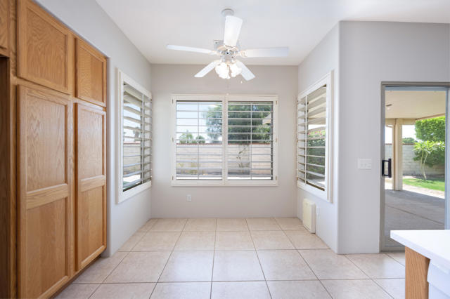 44950 Calle Santa Barbara, La Quinta CA: https://media.crmls.org/mediaz/08fe085b-5082-40a4-91cc-cba48d77d8f6.jpg