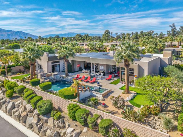 8 Ledgestone Lane, Rancho Mirage CA: https://media.crmls.org/mediaz/08fe37ac-b854-4ec4-92e4-55e3763b58eb.jpg