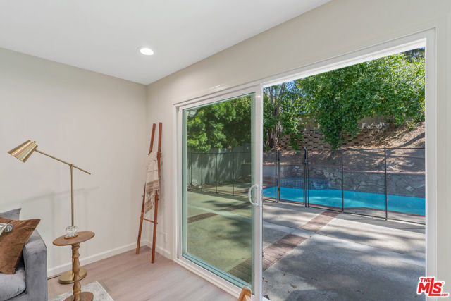 19 Rippling, Irvine CA: https://media.crmls.org/mediaz/08fe46c4-a558-4422-9909-8b123ac3eccc.jpg