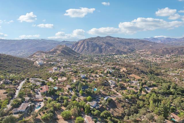 1921 Via Corina, Alpine CA: https://media.crmls.org/mediaz/08fe7c3b-dc16-4f42-a7de-6ea0b00ca947.jpg