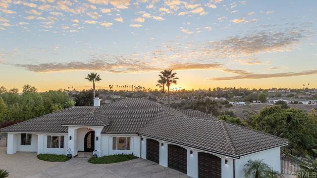 2869 Dos Lomas Place, Fallbrook CA: https://media.crmls.org/mediaz/08fee124-1bee-448d-8557-63a6635a73f0.jpg