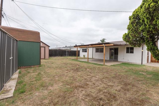 1271 Bosworth St, El Cajon CA: https://media.crmls.org/mediaz/08feeee9-fd0d-4614-a20f-519ab9d355b5.jpg