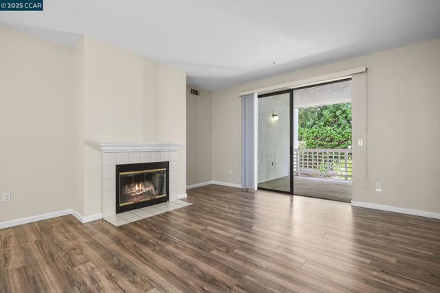 2584 Oak Rd, Walnut Creek CA: https://media.crmls.org/mediaz/08ff5cc2-b939-43a4-a7a0-087ee9de1881.jpg