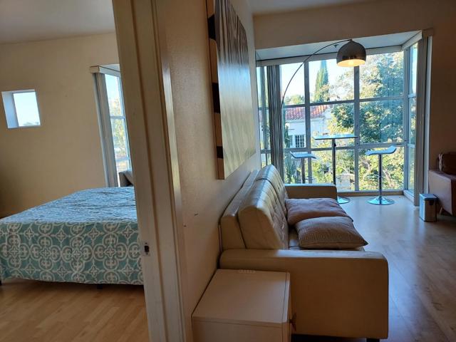 97 E Saint James Street, San Jose CA: https://media.crmls.org/mediaz/08ff6572-6032-4997-bfac-ba608976b7ca.jpg