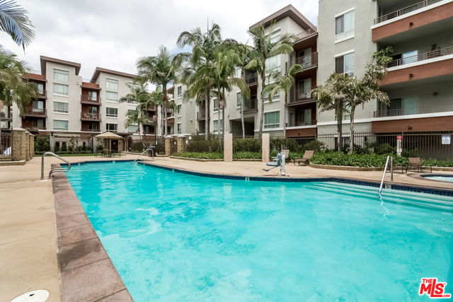 100 S Alameda Street, Los Angeles CA: https://media.crmls.org/mediaz/08ff88bf-b3e7-4f91-8712-e191093d0369.jpg