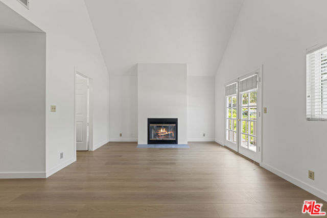 1711 Goodman Avenue, Redondo Beach CA: https://media.crmls.org/mediaz/090002da-cbb8-4217-bb03-81f55461e0dd.jpg