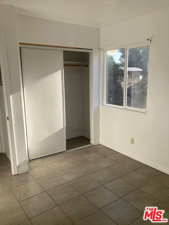 322 W 122nd Street, Los Angeles CA: https://media.crmls.org/mediaz/09003789-7106-4094-9a33-82ec2ba4b902.jpg