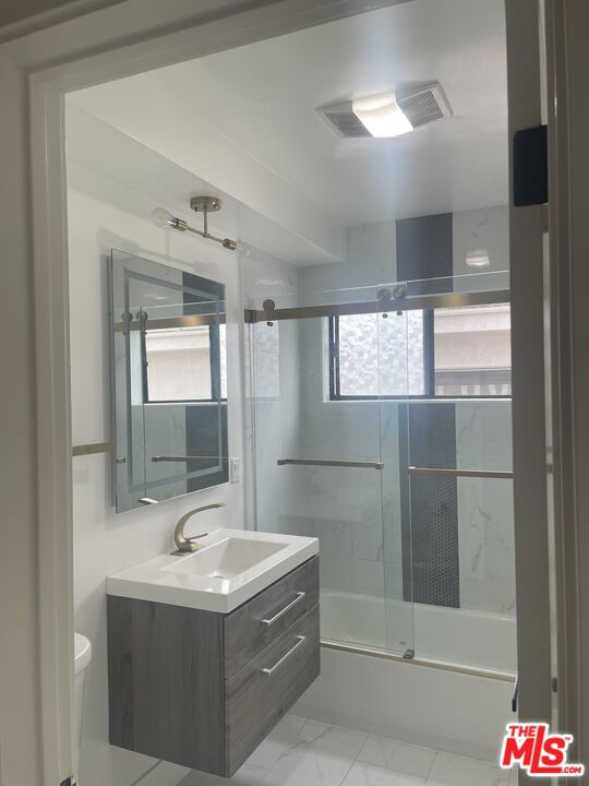 1609 Veteran Avenue, Los Angeles CA: https://media.crmls.org/mediaz/090060ff-6ee2-4520-a1c7-a0b129b2957a.jpg