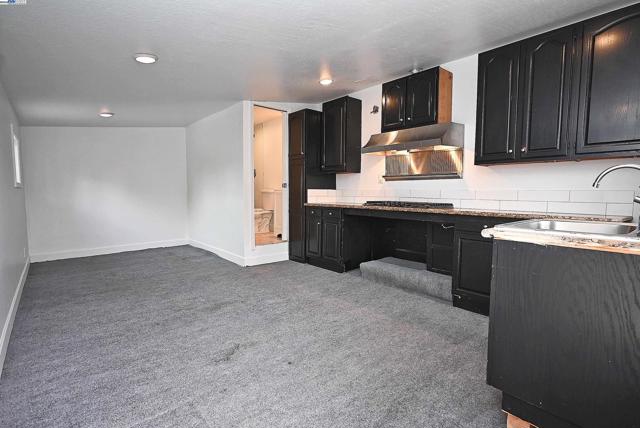 974 Walnut Dr, Oakley CA: https://media.crmls.org/mediaz/09007fe6-600b-4136-b7cc-93ca7e563f4a.jpg