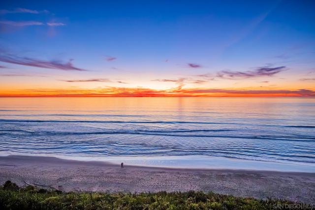 538 4th St, Encinitas CA: https://media.crmls.org/mediaz/09011bff-a084-412e-88f4-38f21683726e.jpg