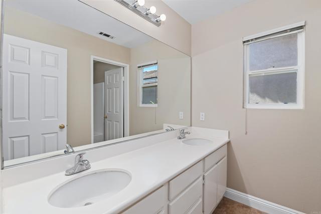 41231 Crooked Stick Dr, Temecula CA: https://media.crmls.org/mediaz/09012acc-ff3b-4fb2-acbb-d9246fb3d16d.jpg
