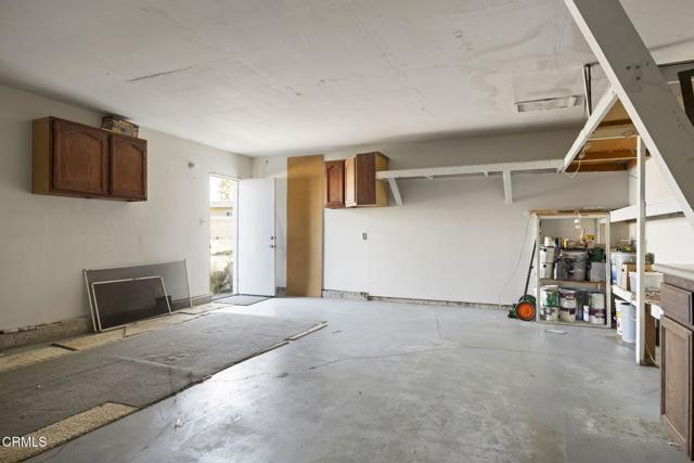 1020 Dunes Street, Oxnard CA: https://media.crmls.org/mediaz/0901c359-ec26-484d-b8d3-507e7bce78aa.jpg