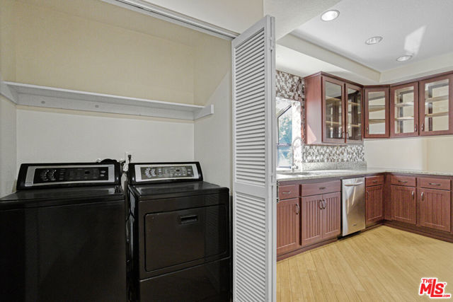 13331 Moorpark Street, Sherman Oaks CA: https://media.crmls.org/mediaz/09026f72-5c8d-4a1d-890c-f2973252aa7c.jpg