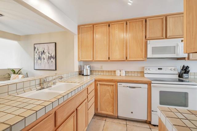 1067 Via Tornasol, Aptos CA: https://media.crmls.org/mediaz/0902eec1-6d57-4e72-a2f4-7a8237c98762.jpg