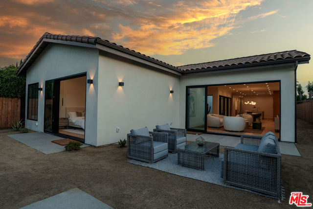 4936 Coolidge Avenue, Culver City CA: https://media.crmls.org/mediaz/090325c0-b482-4523-8ffb-4291a5f2e7e0.jpg