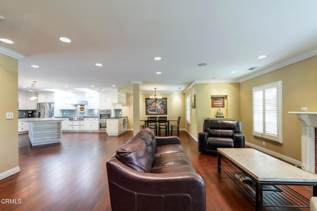 Detail Gallery Image 6 of 44 For 2765 San Pasqual St, Pasadena,  CA 91107 - 2 Beds | 2 Baths