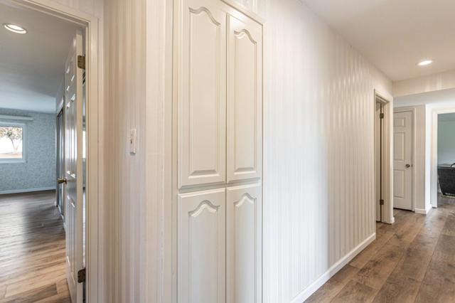 690 Ridgemark Drive, Hollister CA: https://media.crmls.org/mediaz/09043a75-511e-4eaa-8b60-4953595ffa4b.jpg