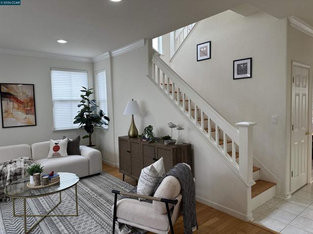 Image 4 of 29 For 518 Silver Maple Dr