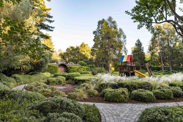 188 Fair Oaks Lane, Atherton CA: https://media.crmls.org/mediaz/0905b79e-abcf-45df-97fc-0c37b5edf63f.jpg
