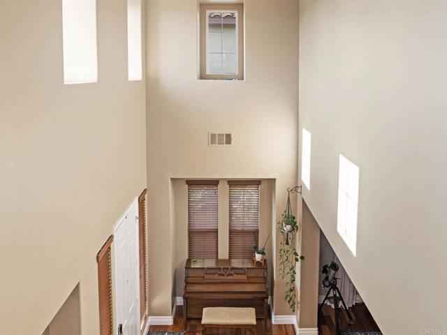 1176 Parkview Drive, Oceanside CA: https://media.crmls.org/mediaz/0906704d-79d9-4d7a-b579-e8ca5f9b2db2.jpg