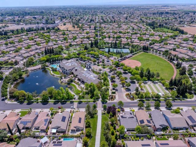 2671 Glen Echo Lane, Manteca CA: https://media.crmls.org/mediaz/0906cbce-51e8-4945-88c7-559f23b23b6b.jpg