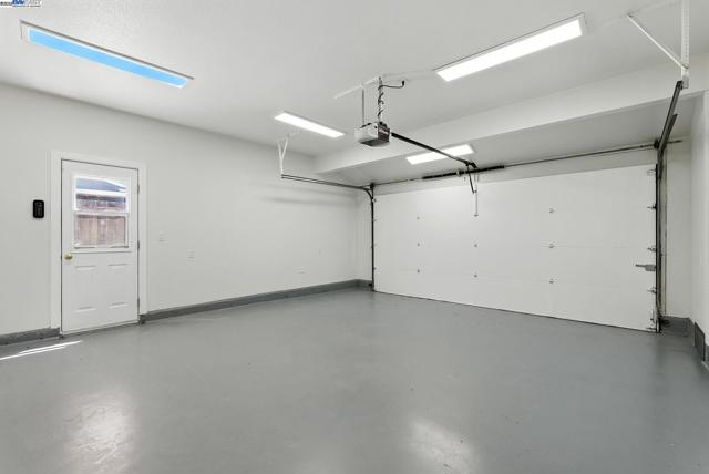 5701 Lewis Way, Concord CA: https://media.crmls.org/mediaz/0906d127-5007-42d5-ac75-13bb32de3175.jpg