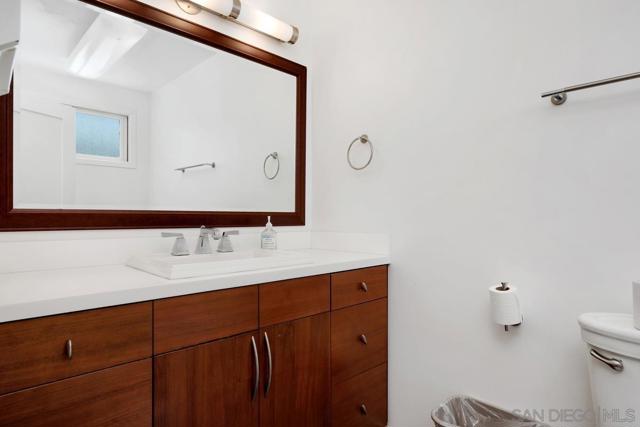 317 Pine Ave, Carlsbad CA: https://media.crmls.org/mediaz/0906f5d8-c52b-404b-9418-40ba3dc3822a.jpg