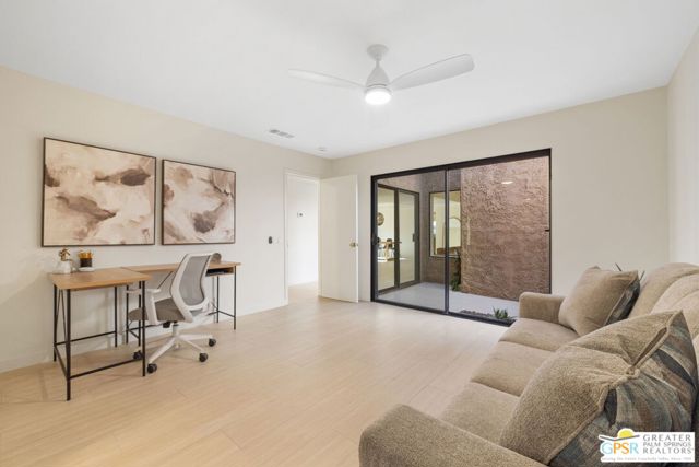 6 Joya Drive, Palm Desert CA: https://media.crmls.org/mediaz/0907e938-cd24-4fe5-a0a2-ac5381d2ca0d.jpg