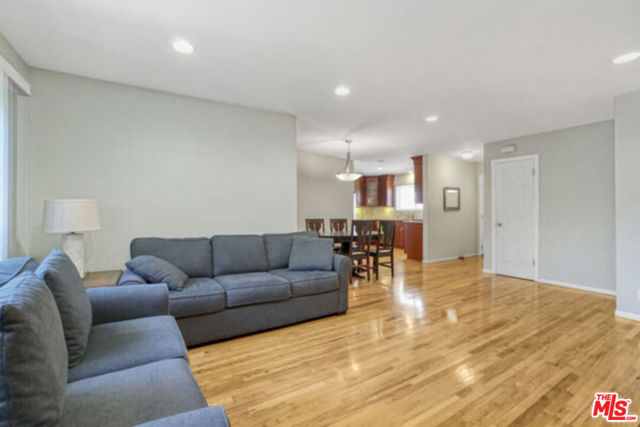17031 Wilton Place, Torrance CA: https://media.crmls.org/mediaz/0908052b-cbed-4e23-9c1e-3775fb69a82c.jpg