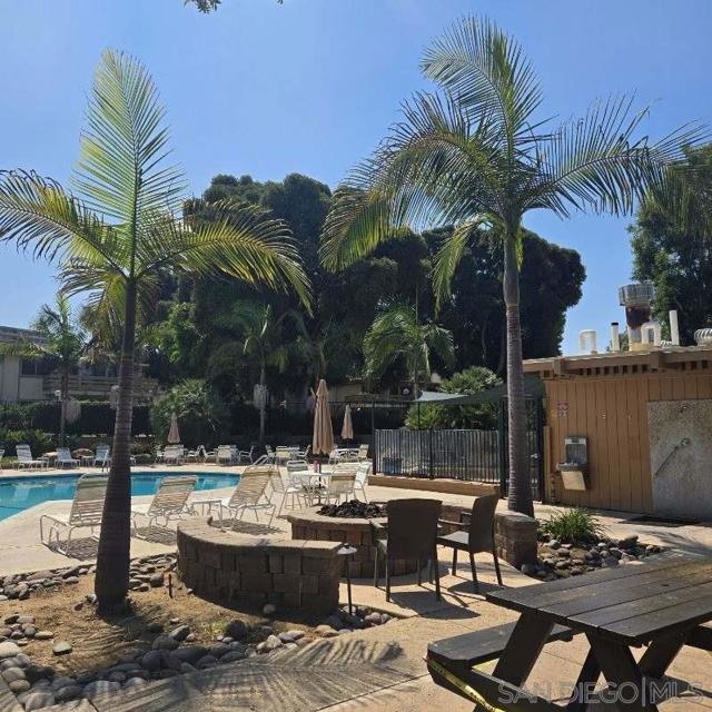 4098 Valeta Street, San Diego CA: https://media.crmls.org/mediaz/09085a38-32e7-44ec-be02-6f7ffd144d4e.jpg
