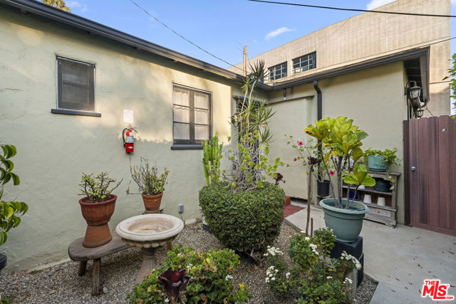836 Hilldale Avenue, West Hollywood CA: https://media.crmls.org/mediaz/0908e0b5-39b7-4130-843c-46b2793c14ab.jpg